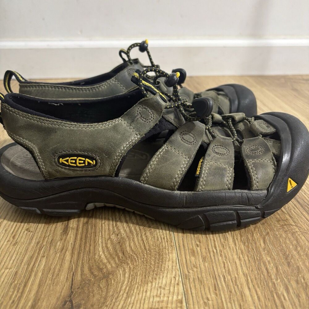 KEEN Newport Sandals Men’s 9 Green Leather Waterproof Hiking Outdoor Fisherman